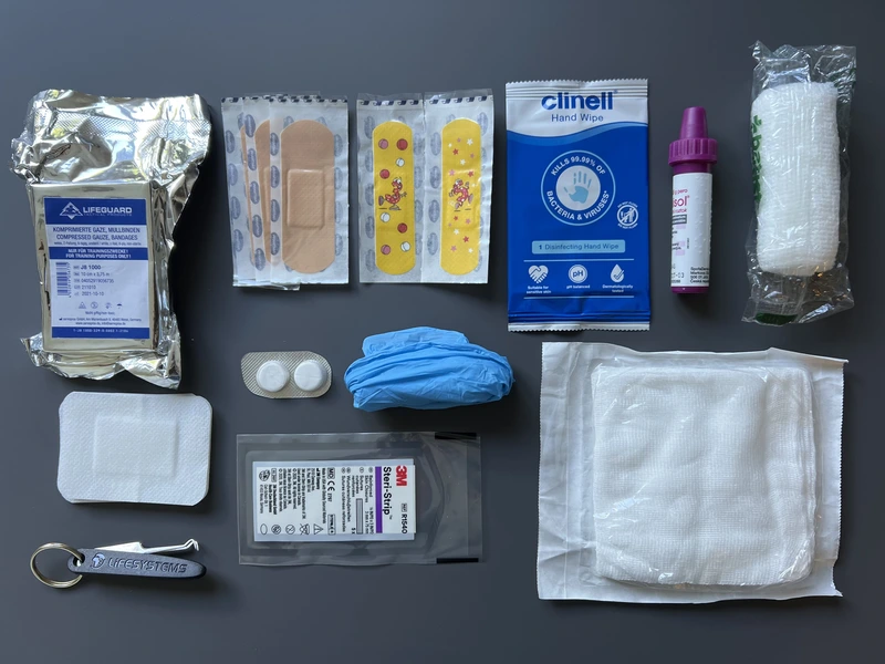 Vybavení mini lékárničky.